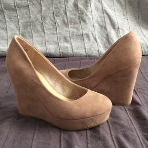 Bamboo microsuede wedges 5.5